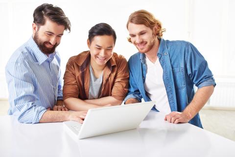<a href="http://www.freepik.com/free-photo/smart-businessmen-discussing-the-project-on-laptop_864876.htm">Designed by Freepik</a>